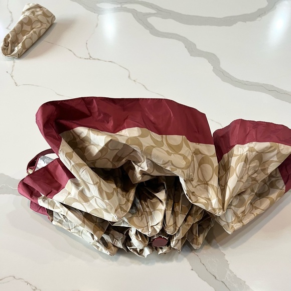 NWT Coach Printed Signature Mini Umbrella Gold Ivory Rouge Nylon - Picture 5 of 8